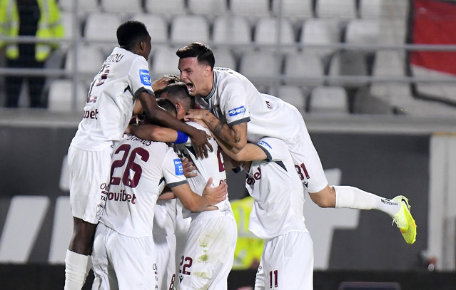 Πανσερραϊκός-–-ΑΕΛ-0-2:-Πρώτη-νίκη-και-προσπέραση-στη-βαθμολογία