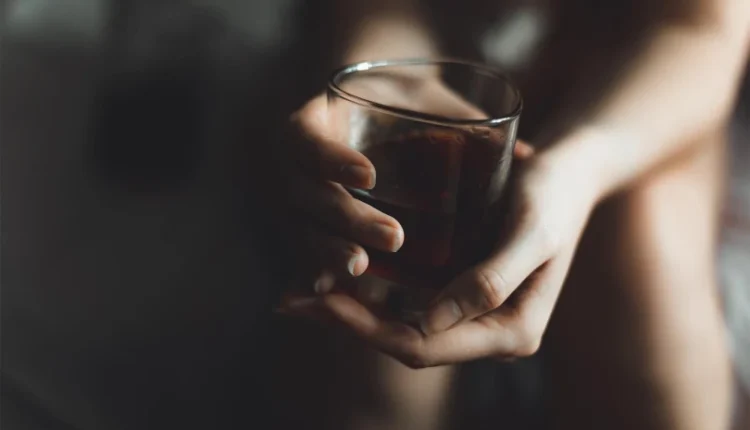 Πάτρα:-Δύο-συλλήψεις-για-πώληση-αλκοόλ-σε-16χρονη-–-ertnews.gr