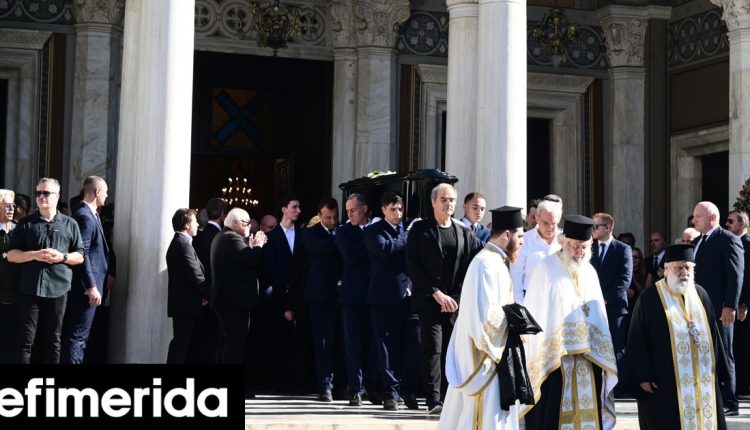 «Αντίο-“Νιόνιο”»:-Η-κηδεία-του-Διονύση-Σαββόπουλου-σε-158-δευτερόλεπτα
