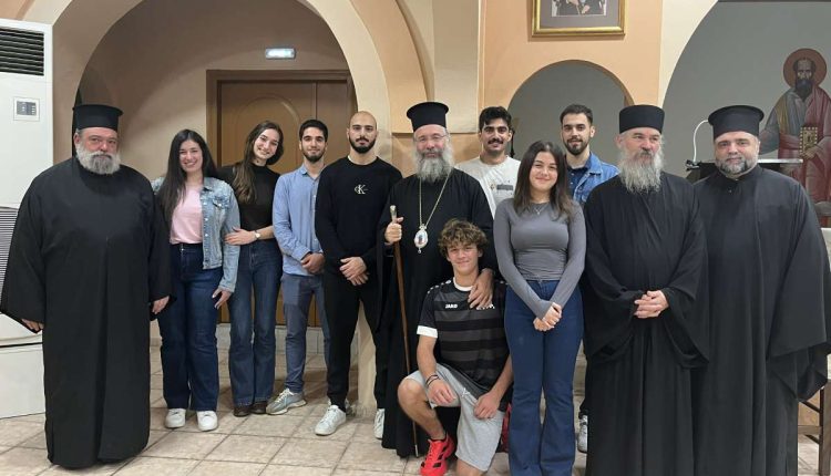 Αγιασμός-στη-Σύναξη-Νέων-της-Ιεράς-Μητροπόλεως-Ρεθύμνης-και-Αυλοποτάμου