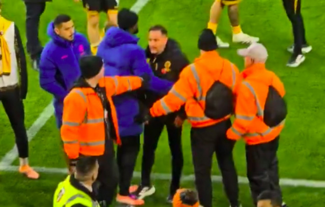 premier-league:-Ο-Βίτορ-Περέιρα-πήγε-να…-ορμήξει-σε-οπαδούς-της-Γουλβς-που-ζητούσαν-την-απόλυσή-του