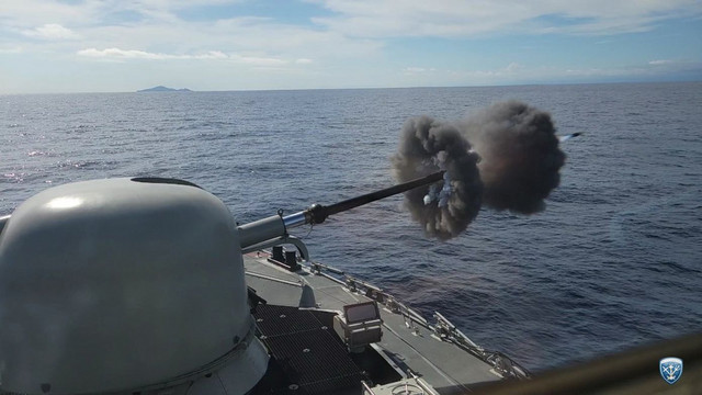 Εντυπωσιακές-εικόνες-από-επιχειρησιακή-εκπαίδευση-μονάδων-του-Πολεμικού-Ναυτικού-σε-Μυρτώο-και-κεντρικό-Αιγαίο