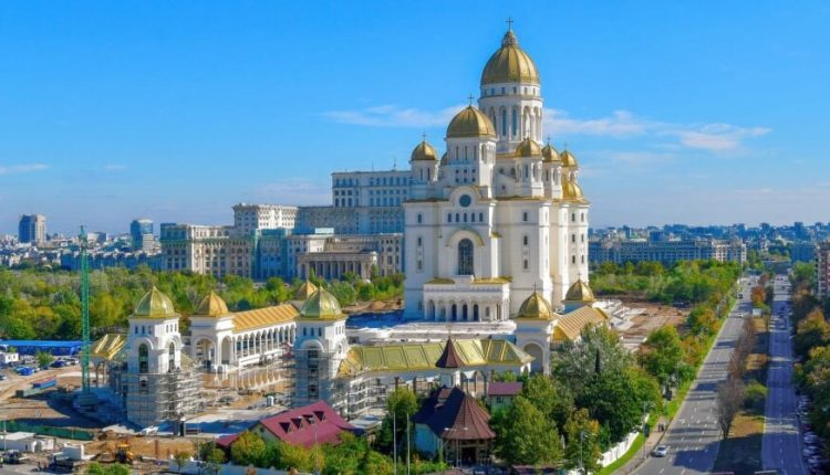 Μεγάλης-πνευματικής-και-ιστορικής-σημασίας-ο-Καθεδρικός-Ναός-Βουκουρεστίου-για-τον-Ρουμανικό-λαό