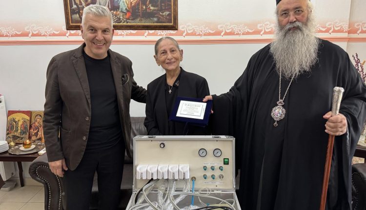 Μια-πολύτιμη-δωρεά-φορητού-οδοντιατρείου-στο-Εκκλησιαστικό-Γηροκομείο-της-Ιεράς-Μητροπόλεως-Κίτρους