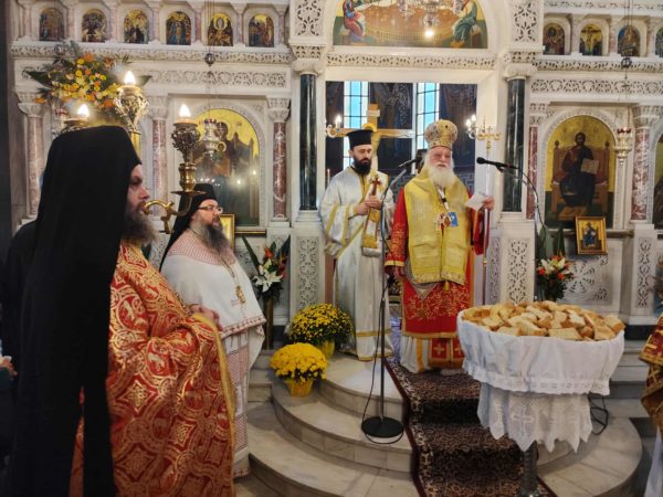 Από-την-πανηγυρική-λειτουργία-του-Αγίου-Δημητρίου,-στον-Άγιο-Δημήτριο-Όπλων,-κάτω-Πατήσια!