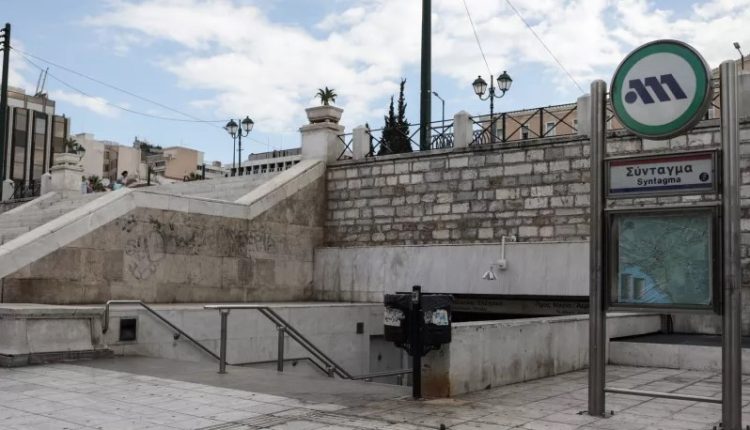 Κλειστός-από-τις-8-το-πρωί-ο-σταθμός-μετρό-«Σύνταγμα»-την-28η-Οκτωβρίου-–-Πώς-θα-κινηθούν-μετρό-και-τραμ