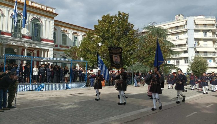 Πλήθος-κόσμου-στις-παρελάσεις-για-την-28η-Οκτωβρίου-1940-–-ertnews.gr