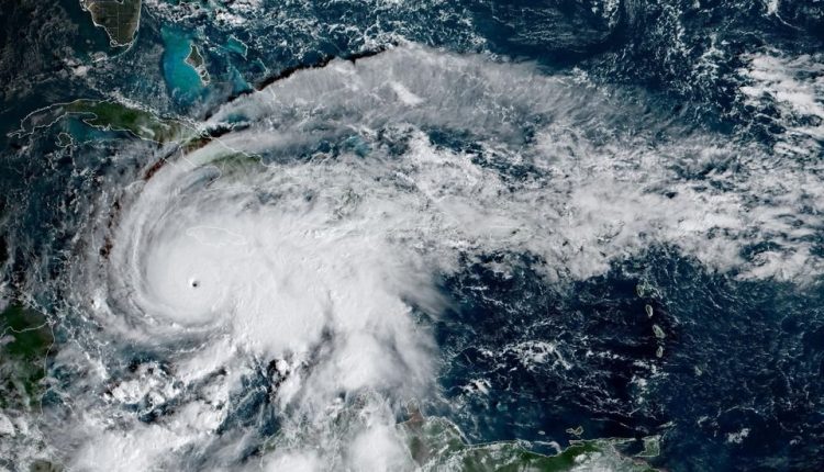 Φόβος-και-τρόμος-στην-Τζαμάικα:-3-νεκροί-από-κυκλώνα-τέρας-που-απειλεί-την-χώρα