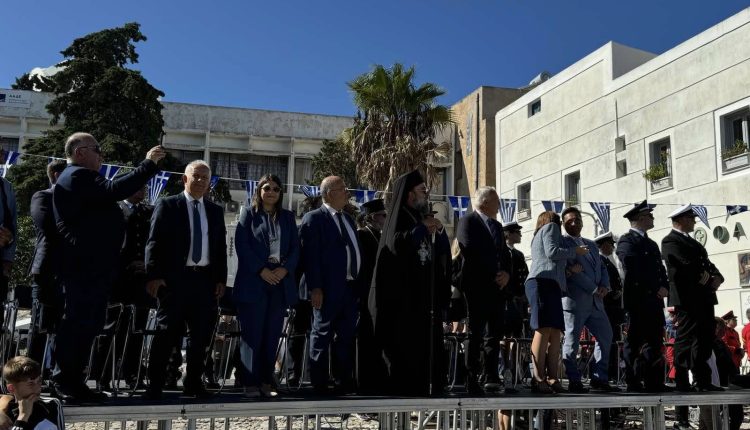 Η-Επέτειος-της-28ης-Οκτωβρίου-1940-στη-Μητρόπολη-Θήρας