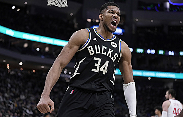 Τρομερός-Αντετοκούνμπο-σάρωσε-και-τους-Νικς