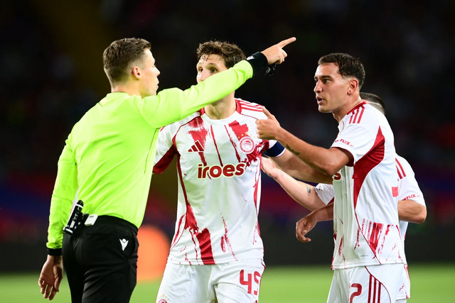 Η-αποβολή-του-Έσε-στη-Βαρκελώνη-αλλάζει-τον-κανονισμό-για-τη-δεύτερη-κίτρινη-κάρτα