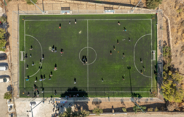 Με-τη-στήριξη-της-invel-real-estate-και-της-prodea-investments,-ένα-νέο-γήπεδο-ποδοσφαίρου-στην-Τρυπητή-Μήλου