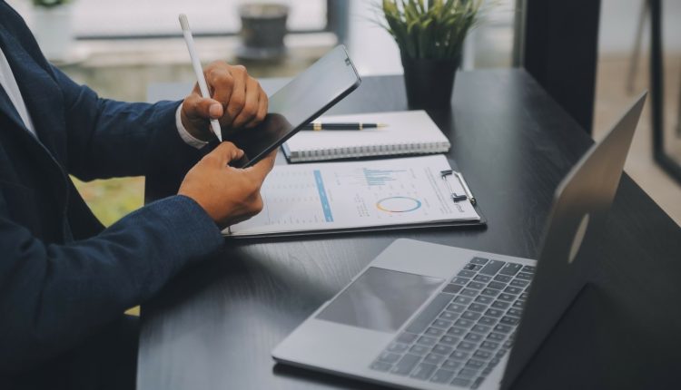 Παγκόσμιο-κύμα-απολύσεων-στις-πολυεθνικές-λόγω-έκρηξης-ai