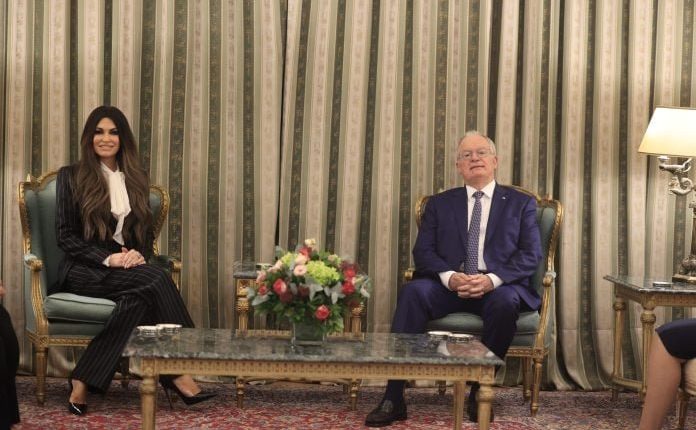 Στο-Προεδρικό-Μέγαρο-η-Κίμπερλι-Γκιλφόιλ