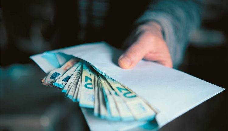 Στα-50-δισ.-ευρώ-το-μαύρο-χρήμα-που-κυκλοφορεί-στην-Ελλάδα