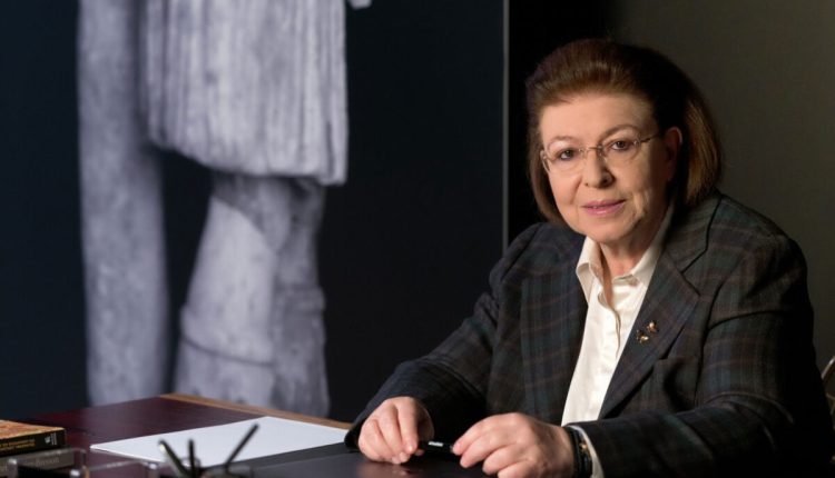 Λ.-Μενδώνη:-«Καλώ-όλα-τα-κράτη-μέλη-να-στηρίξουν-το-εθνικό-αίτημα-της-Ελλάδας-για-την-επανένωση-των-Γλυπτών-του-Παρθενώνα»