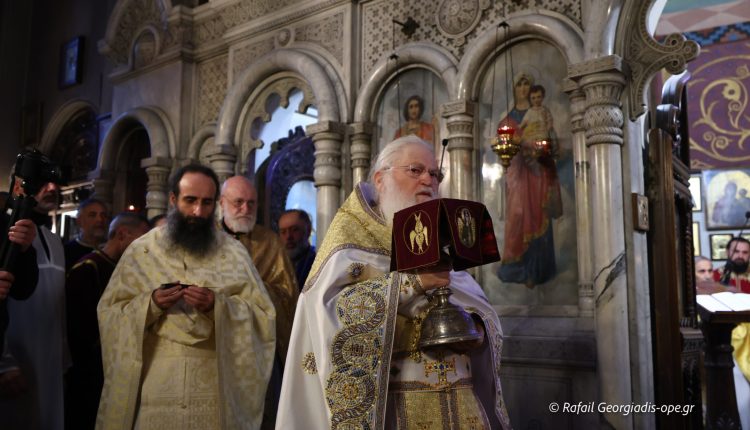 Ο-Γέρων-Εφραίμ-Βατοπαιδινός-για-τη-συμμετοχή-στη-Θεία-Λειτουργία-(ΒΙΝΤΕΟ)