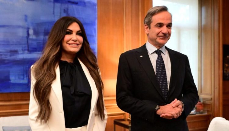 Με-την-πρέσβη-των-ΗΠΑ-Κίμπερλυ-Γκιλφόϊλ-συναντάται-ο-πρωθυπουργός