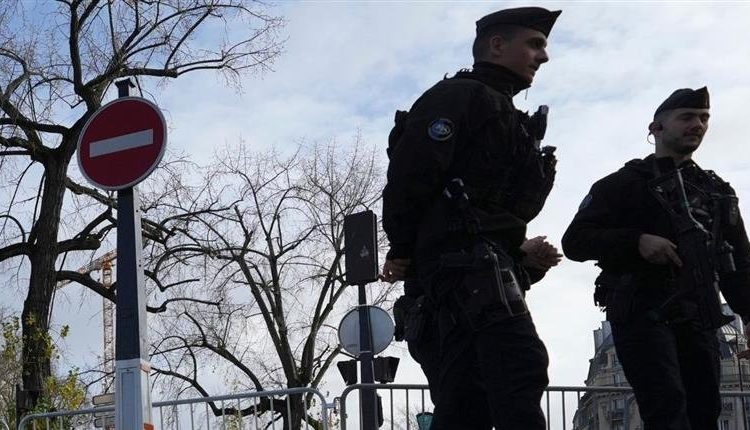 Γαλλία:-Αυτοκίνητο-έπεσε-πάνω-σε-πεζούς-–-Ο-οδηγός-φώναζε-Αλάχ-Ακμπάρ