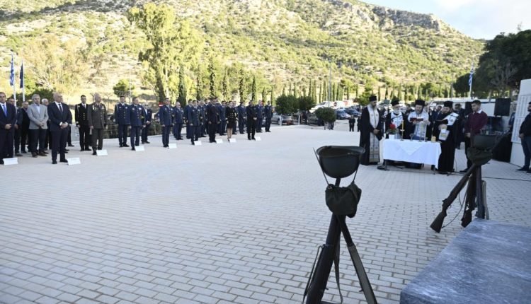 Επιμνημόσυνη-δέηση-υπέρ-των-Πεσόντων-Αεροπόρων-της-Πολεμικής-Αεροπορίας-από-τον-Μητροπολίτη-Γλύφάδας