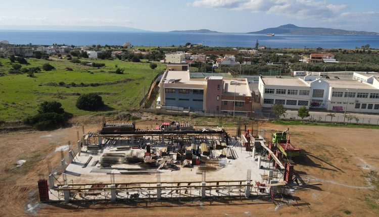 Σύσκεψη-του-Αντιπεριφερειάρχη-Λακωνίας-Θεόδωρου-Βερούτη-για-το-Κλειστό-Γυμναστήριο-Νεάπολης-–-Περιφέρεια-Πελοποννήσου