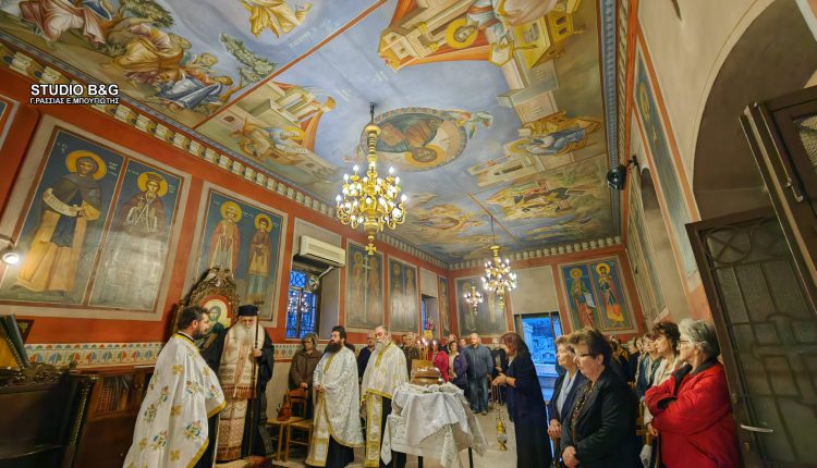 Ο-Μητροπολίτης-Αργολίδος-στο-κοιμητήριο-Ναυπλίου-για-την-εορτή-των-Ταξιαρχών