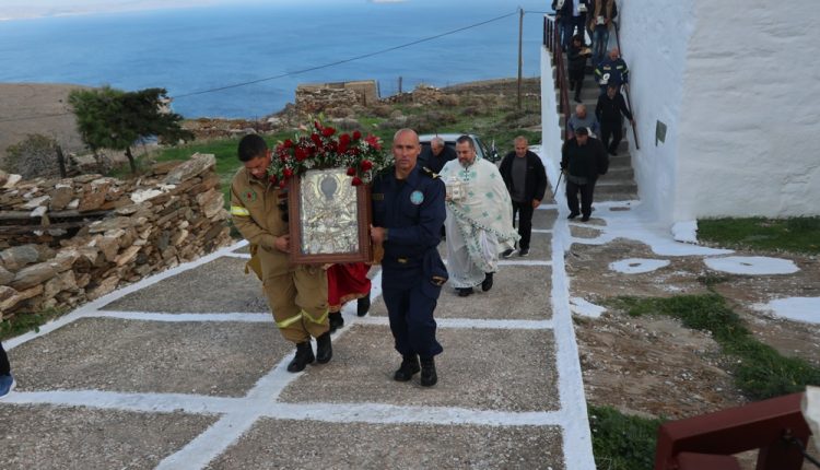 Πάνδημος-Εορτασμός-του-Εφόρου-των-Σεριφίων-Ταξιάρχη-Μιχάηλ-στην-ομώνυμη-Ιερά-Μονή