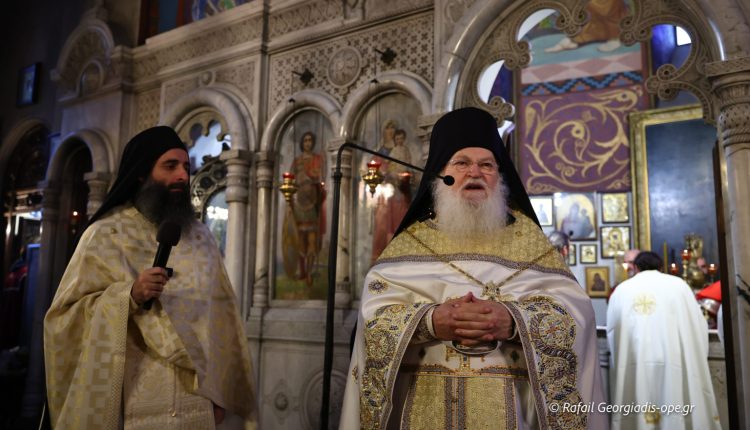 Ο-Γέρων-Εφραίμ-Βατοπαιδινός-για-τη-συμμετοχή-στη-Θεία-Λειτουργία
