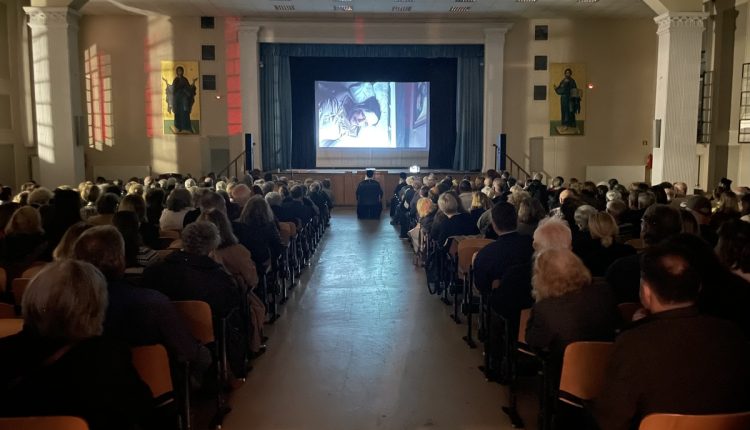 Με-την-προβολή-της-ταινίας-“man-of-god”,-η-Μητρόπολη-Δημητριάδος-τίμησε-τον-Άγιο-Νεκτάριο