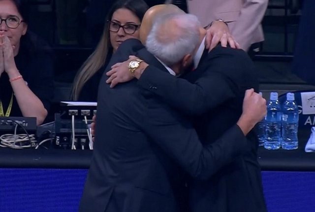 Η-ιστορική-αγκαλιά-Ομπράντοβιτς-–-Σπανούλη-μετά-από-15-χρόνια