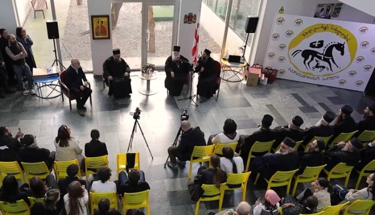 o-Γέρων-Εφραίμ-Βατοπαιδινός-στο-Διεθνές-Σχολείο-“Άγιος-Γεώργιος”-στην-Τιφλίδα-(ΒΙΝΤΕΟ)