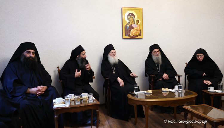 Ομιλία-Γέροντος-Εφραίμ-σε-σύναξη-αδελφών-στην-Ιερά-Μονή-Αγίας-Θέκλας-“Καλαμόνι”