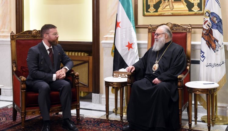 Στον-Πατριάρχη-Αντιοχείας-ο-εκπρόσωπος-της-Πρεσβείας-της-Ουγγαρίας-στη-Συρία