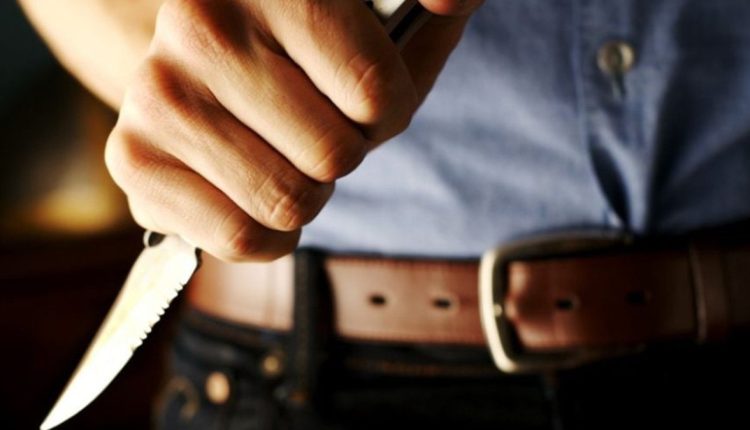 Πάτρα:-Απείλησαν-με-στιλέτο-και-τραυμάτισαν-13χρονο