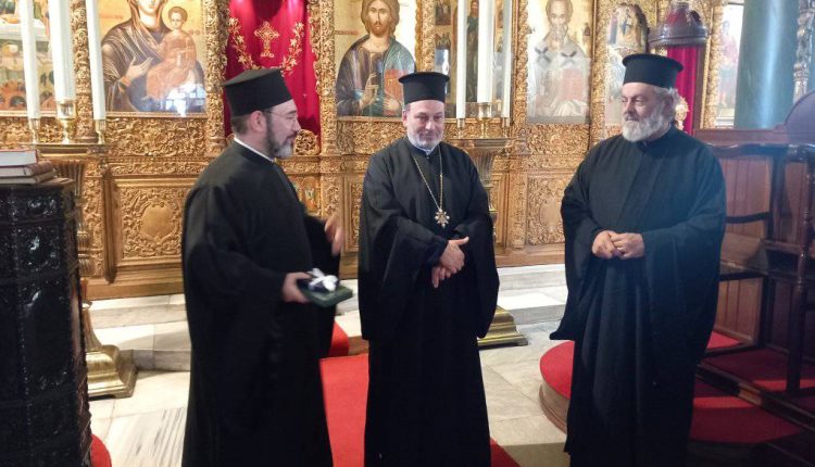 Ο-Επίσκοπος-Χριστουπόλεως-και-ο-Πρόεδρος-του-Κινήματος-Δημοκρατίας-στη-Θεολογική-Σχολή-της-Χάλκης