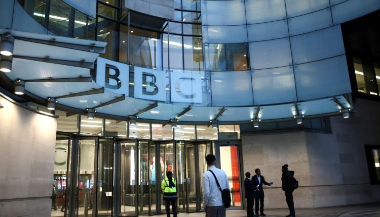 Δεν-αφήνει-ο-Τραμπ-το-θέμα-bbc:-Θα-κάνει-αγωγή-έως-5-δισ.-δολάρια