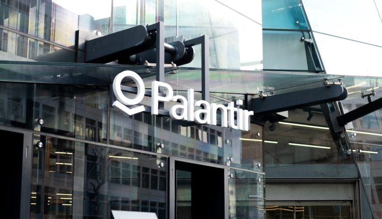 Ποια-είναι-η-πιο-μυστηριώδης-εταιρεία