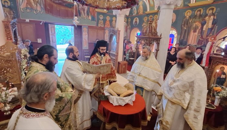 Ιερατικό-συλλείτουργο-στον-Ιερό-Ναό-Πολιούχου-Ύδρας,-Αγίου-Νεομάρτυρος-Κωνσταντίνου