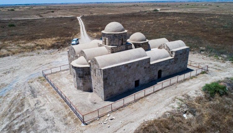 Επί-μισό-αιώνα-οι-κατοχικές-αρχές-απορρίπτουν-το-αίτημα-για-Θεία-Λειτουργία-στην-Παναγία-Τράπεζα-Αχερίτου