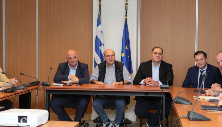 Χατζηδάκης-και-Τσιάρας-στον-ΟΠΕΚΕΠΕ