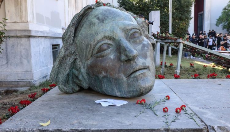 52η-επέτειος-του-Πολυτεχνείου-–-Το-μήνυμα-του-Κωνσταντίνου-Τασούλα-–-Δρακόντεια-μέτρα-ασφαλείας