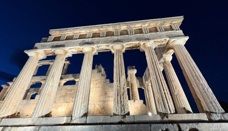 Λίνα-Μενδώνη:-Στον-Ναό-της-Αφαίας,-υπηρετούνται-τρεις-βασικές-πολιτικές-του-ΥΠΠΟ