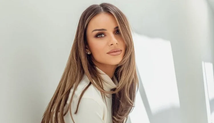 Το-νέο-τρυφερό-story-της-Ελένης-Τσολάκη