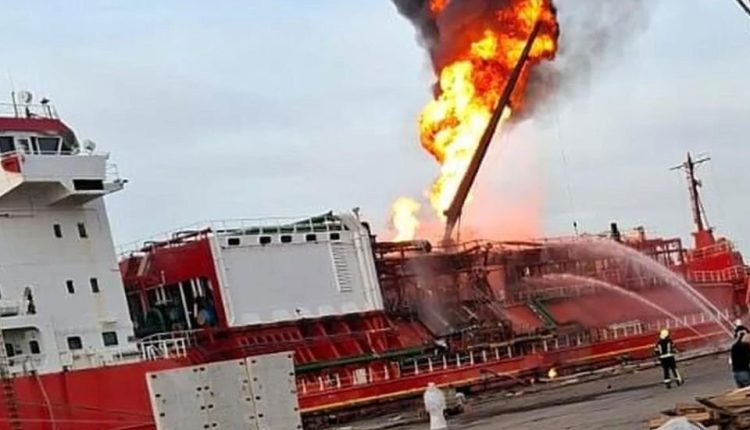 Ρωσική-επίθεση-κατά-τουρκικού-δεξαμενοπλοίου-που-μετέφερε-υγράεριο-στην-Οδησσό
