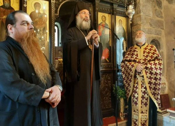 Προσκυνητές-από-τα-Σταυράκια-Μαλεβιζίου-στην-Ιερά-Μονή-Μυριοκεφάλων