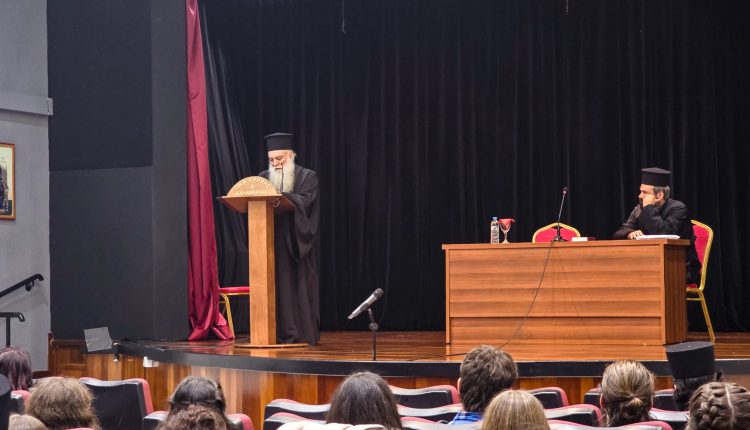 Ο-π.-Εφραίμ-Τριανταφυλλόπουλος-στην-Ιερά-Μητρόπολη-Νέας-Κρήνης-και-Καλαμαριάς