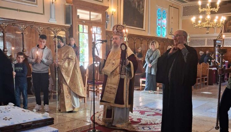 Στον-Ιερό-Ναό-Αγίων-Αναργύρων-Κοσμά-και-Δαμιανού-Λευκάδος-ιερούργησε-ο-Μητροπολίτης-Θεόφιλος