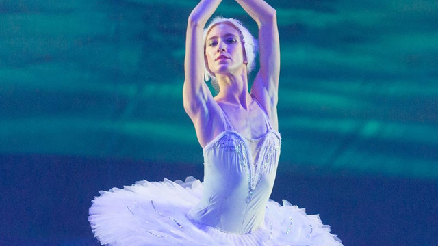 Η-πρίμα-μπαλαρίνα-Αντιγόνη-Τσιούλη-φωτίζει-το-Κάιρο:-Ελληνική-ψυχή-στα-εγκαίνια-του-Αρχαιολογικού-Μουσείου-της-Αιγύπτου