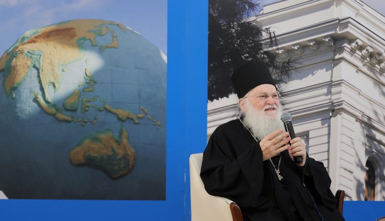 Ομιλία-του-Γέροντος-Εφραίμ-στο-Κρατικό-Πανεπιστήμιο-Τιφλίδας-(ΒΙΝΤΕΟ)