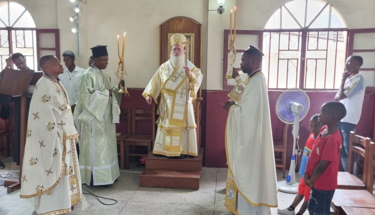 Ο-Μητροπολίτης-Κινσάσας-στην-Ενορία-της-Παναγίας-Άξιον-Εστίν-στο-Κιγκασάνι